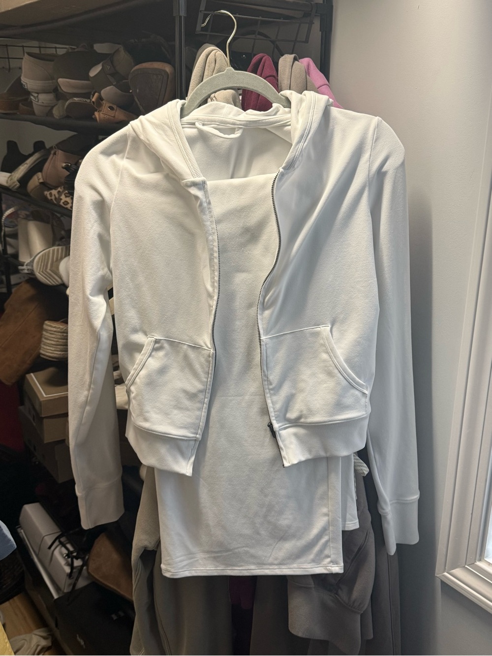 Vuori set sz medium  Halo Essential White Wide Leg Pant and Zip-Up Hoodie - Picture 7 of 8